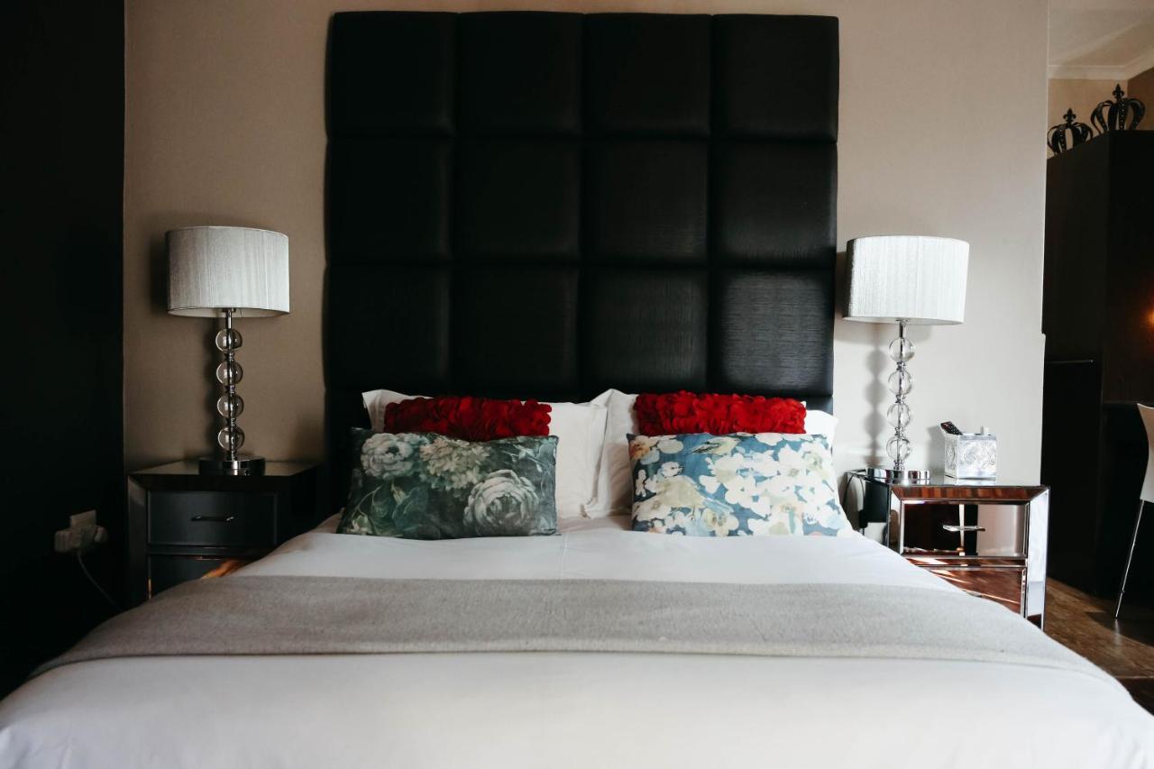 The Hedge Guesthouse Kuruman Bagian luar foto