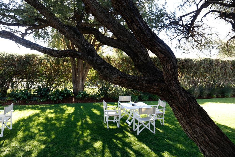The Hedge Guesthouse Kuruman Bagian luar foto