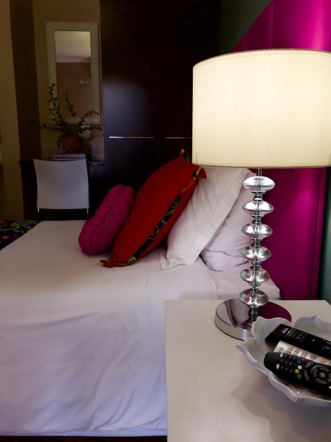 The Hedge Guesthouse Kuruman Bagian luar foto